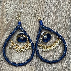 Thread oversized earrings